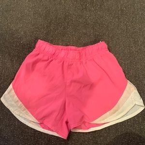 Old navy active wear girls pink athletic running shorts!!! Size L 10/12.